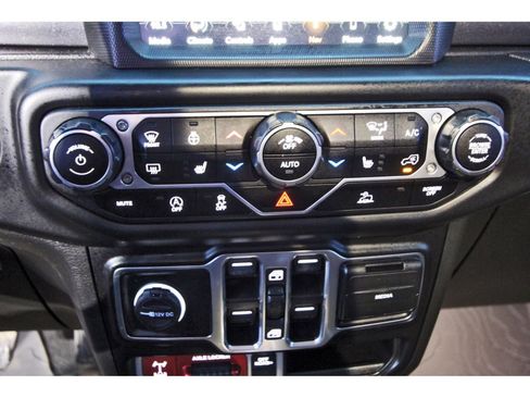 Used 2022 Jeep Gladiator Mojave w/ Cold Weather Group image 27