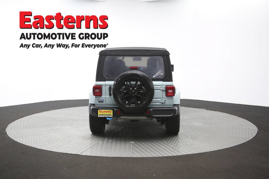 Used 2024 Jeep Wrangler Unlimited Sahara w/ Technology Group AWD/4WD image 38