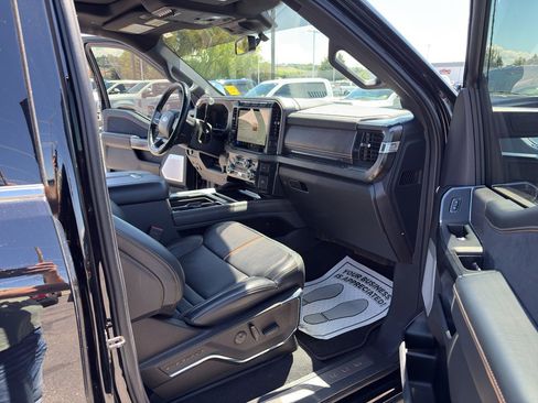 Used 2023 Ford F450 Platinum w/ FX4 Off-Road Package AWD/4WD image 30