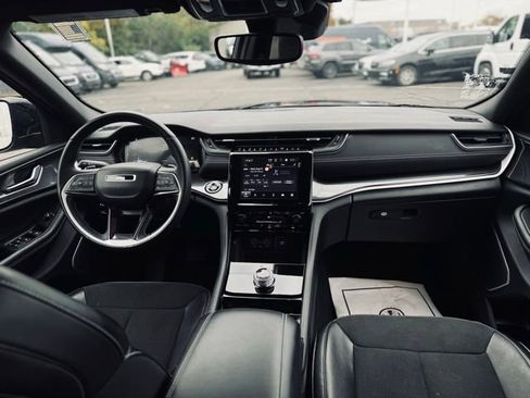 Used 2022 Jeep Grand Cherokee Altitude image 22