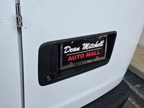 Used 2016 Chevrolet Express 2500 RWD image 23