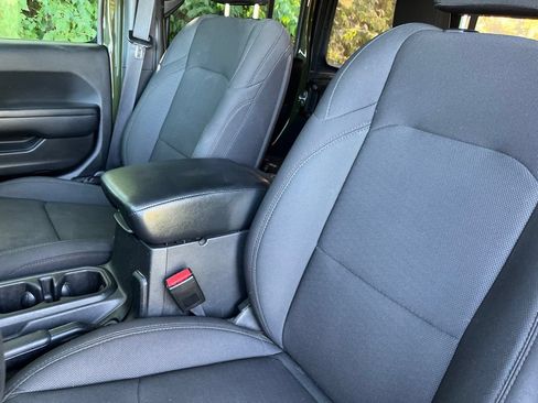 Used 2022 Jeep Wrangler Unlimited Sport AWD/4WD image 4