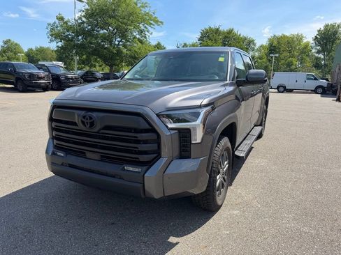 Used 2023 Toyota Tundra SR5 w/ SR5 Convenience Package AWD/4WD image 5