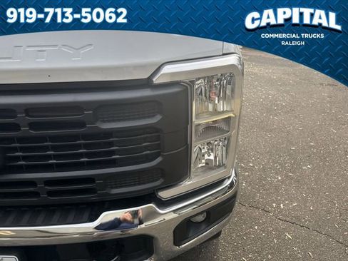 New 2026 Ford F250 XL w/ XL Chrome Package image 11
