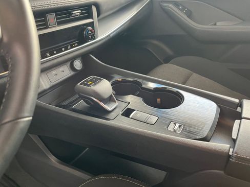 Used 2025 Nissan Rogue SV image 52