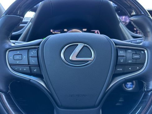 Used 2019 Lexus ES 300h w/ Luxury Package image 23