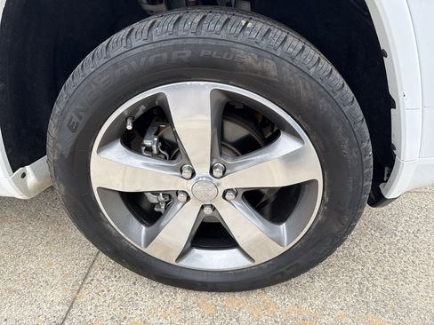 Used 2015 Jeep Grand Cherokee Overland w/ Trailer Tow Group IV image 13