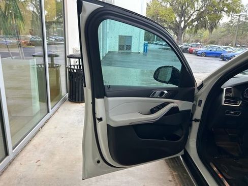 Used 2023 BMW X5 xDrive40i w/ Premium Package image 21