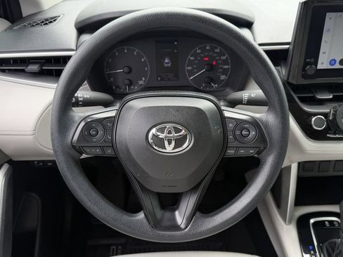 Used 2024 Toyota Corolla Cross L FWD image 8