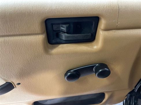 Used 1997 Jeep Wrangler Sahara image 13