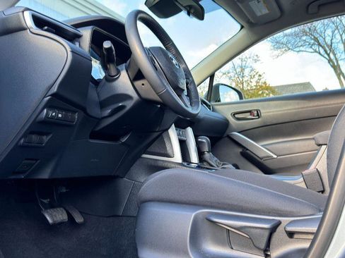 Used 2024 Toyota Corolla Cross LE w/ Moonroof Package image 19