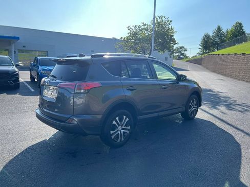 Used 2016 Toyota RAV4 LE FWD image 4