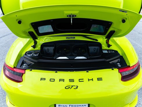 Used 2018 Porsche 911 GT3 RWD image 39