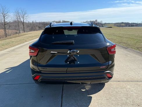 New 2026 Chevrolet Trax RS w/ Sunroof Package image 4