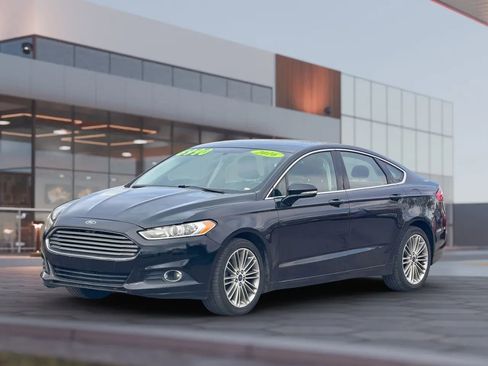 Used 2016 Ford Fusion SE w/ Equipment Group 202A image 4
