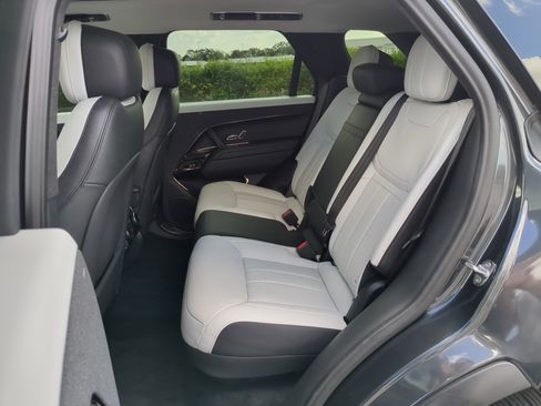 Used 2024 Land Rover Range Rover Sport Autobiography image 18