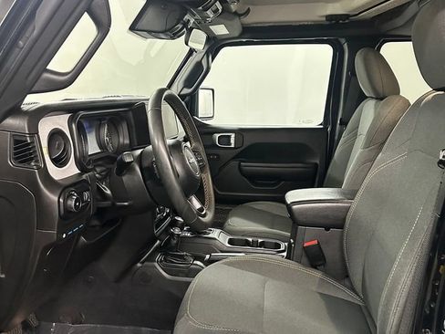 Used 2024 Jeep Wrangler Unlimited w/ Convenience Group AWD/4WD image 9