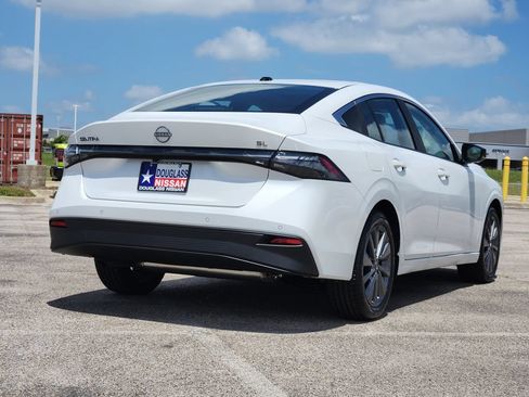 New 2026 Nissan Sentra SL FWD image 3