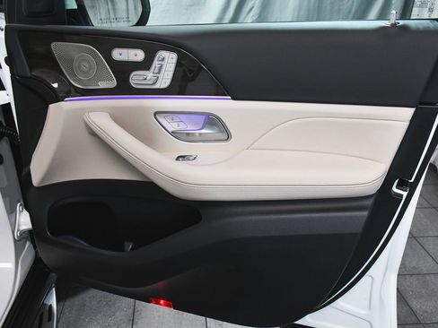 Used 2025 Mercedes-Benz GLE 450e 4MATIC w/ AMG Line Exterior image 18