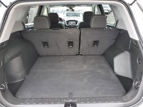 Used 2022 GMC Terrain SLE image 24