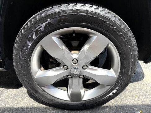 Used 2011 Jeep Grand Cherokee Limited w/ Trailer Tow Group image 30