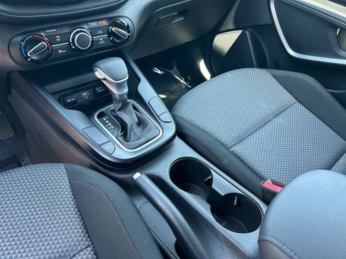 Used 2025 Kia Soul LX FWD image 18