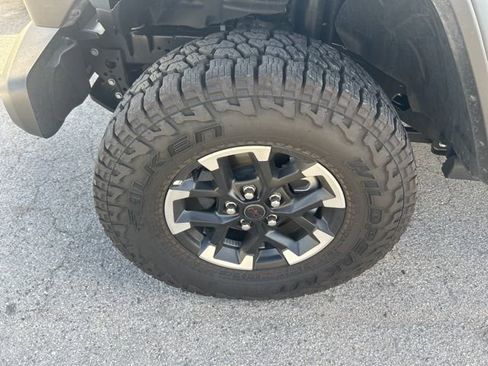 Used 2026 Jeep Gladiator Rubicon image 16