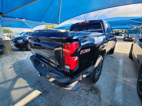 Used 2024 Chevrolet Colorado Z71 w/ Z71 Convenience Package 2 AWD/4WD image 4