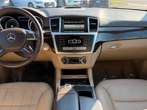 Used 2015 Mercedes-Benz GL 450 4MATIC image 17