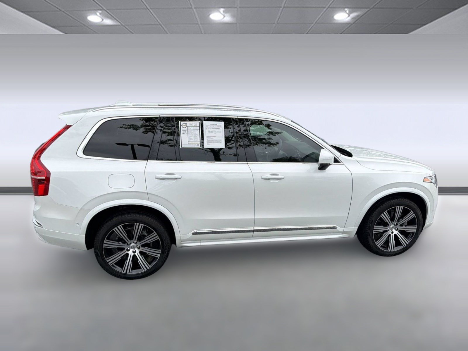 Certified 2024 Volvo XC90 T8 Plus w/ Protection Package AWD/4WD image 8