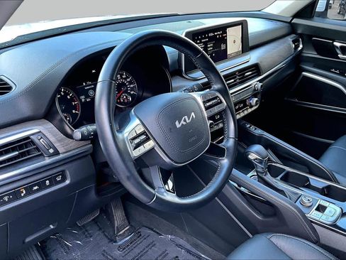 Used 2022 Kia Telluride EX w/ EX Premium Package FWD image 18