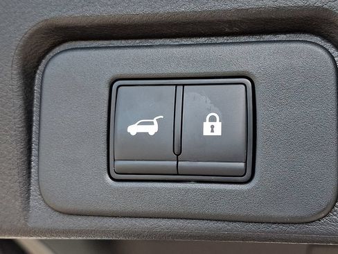 Certified 2025 Nissan Rogue SV AWD/4WD image 30