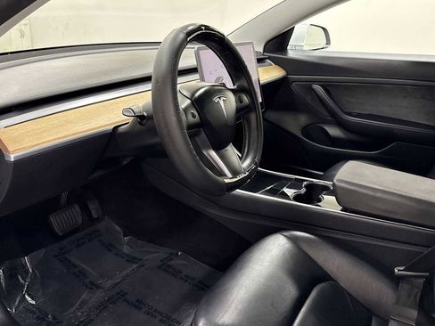 Used 2020 Tesla Model 3 Standard Range Plus image 12