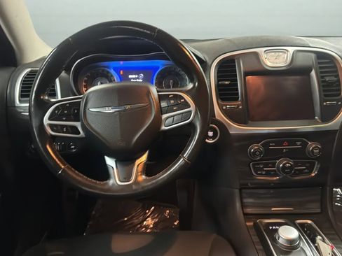 Used 2021 Chrysler 300 Touring w/ Sport Appearance Package RWD image 10