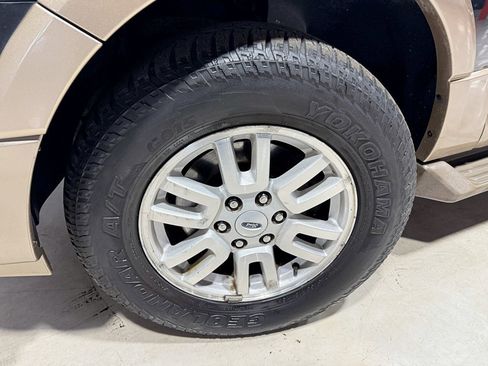 Used 2014 Ford Expedition EL XLT w/ Equipment Group 202A image 2