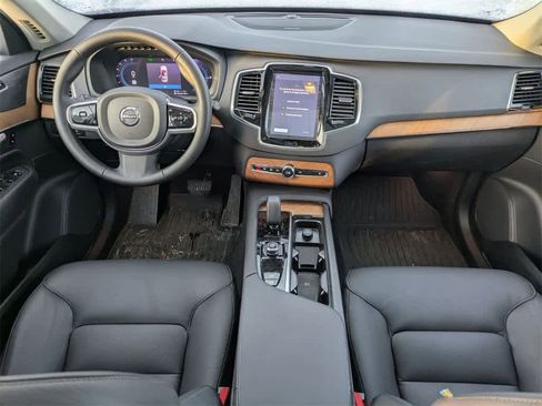Used 2025 Volvo XC90 T8 Plus w/ Protection Package Premier image 19