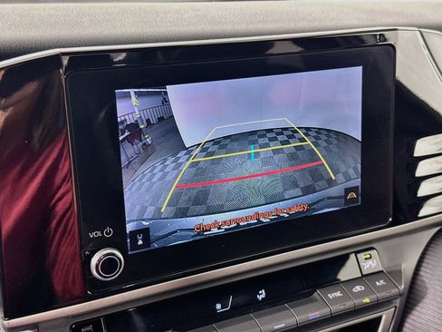 Used 2025 Toyota Camry SE FWD image 14