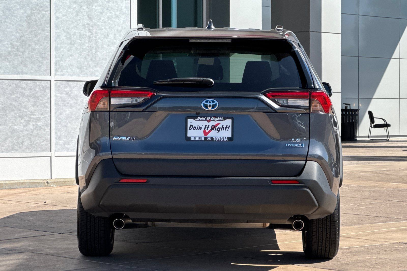 Used 2023 Toyota RAV4 LE AWD/4WD image 5