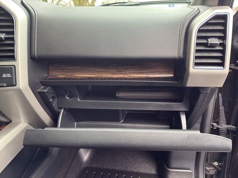 Certified 2020 Ford F150 Lariat w/ Equipment Group 502A Luxury image 37