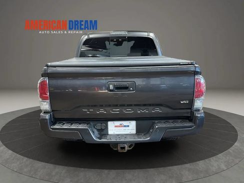 Used 2021 Toyota Tacoma TRD Sport w/ Technology Package AWD/4WD image 4