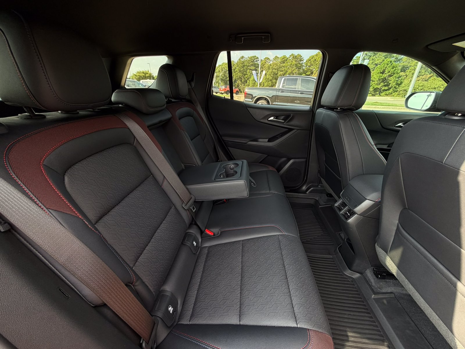 Used 2025 Chevrolet Equinox RS FWD image 29