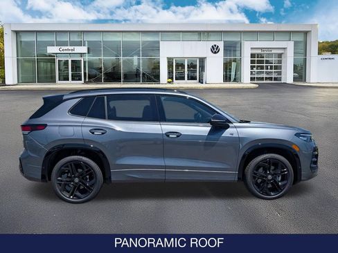 New 2026 Volkswagen Tiguan SE R-Line AWD/4WD image 9