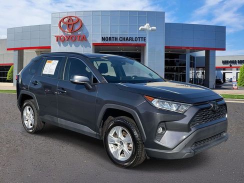 Used 2021 Toyota RAV4 XLE FWD image 1