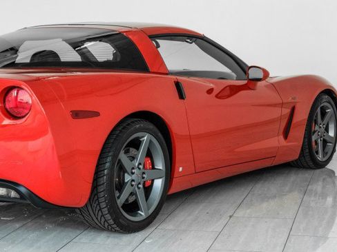 Used 2007 Chevrolet Corvette Coupe w/ Performance Package RWD image 51