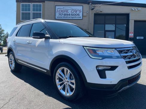 Used 2018 Ford Explorer XLT w/ Equipment Group 202A AWD/4WD image 41