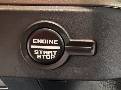 Used 2025 Ford Bronco Outer Banks AWD/4WD image 16