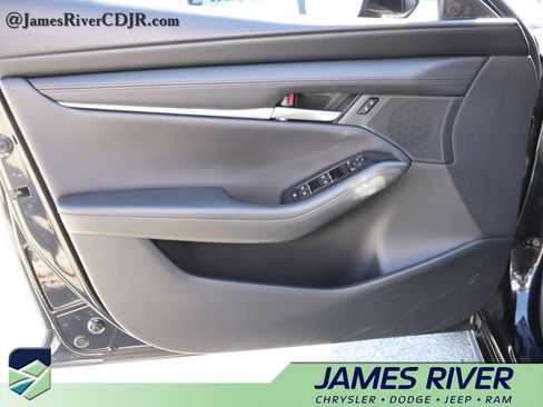 Used 2024 MAZDA MAZDA3 s image 21