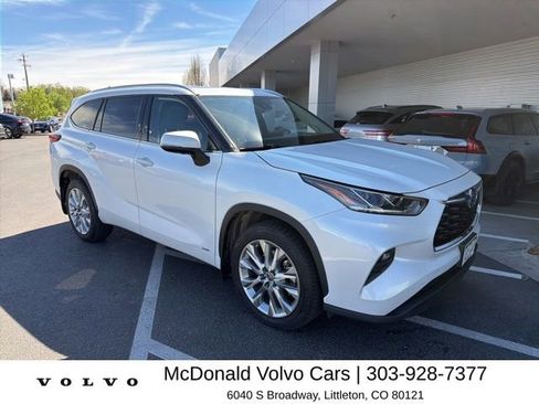 Used 2022 Toyota Highlander Limited image 2