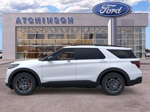 New 2026 Ford Explorer ST-Line w/ ST-Line Street Pack AWD/4WD image 3