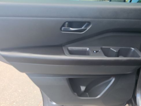 Used 2024 Nissan Pathfinder S FWD image 24